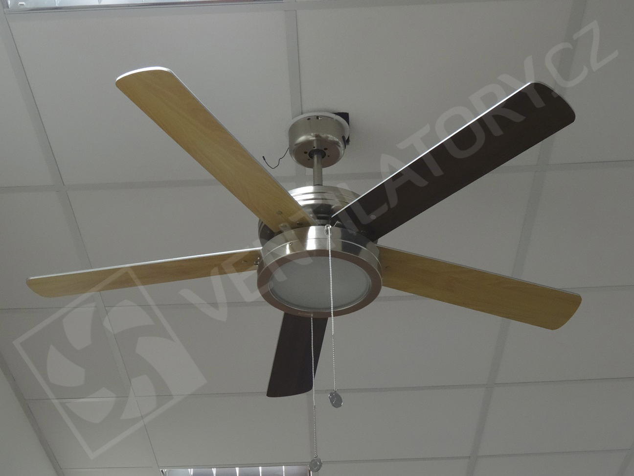 Praktické použití stropního ventilátoru Westinghouse Hercules 78545